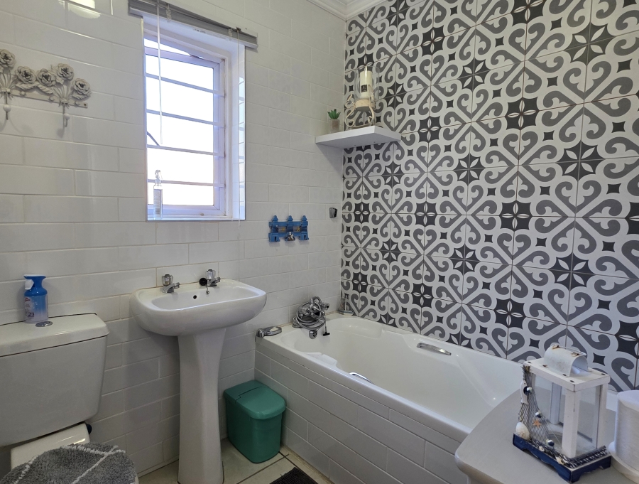 2 Bedroom Property for Sale in Aston Bay Eastern Cape